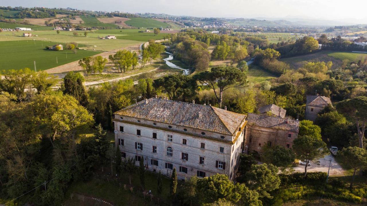 Ferienwohnung Locanda Della Cavalleria Trecastelli Exterior foto