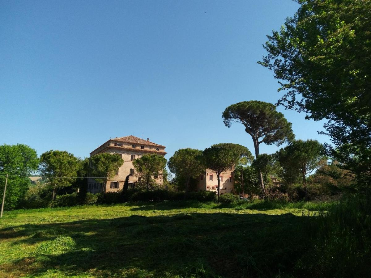 Ferienwohnung Locanda Della Cavalleria Trecastelli Exterior foto